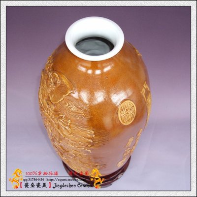 景德鎮(zhèn)之魂 程敏群名師陶瓷雕刻花瓶的藝術探秘
